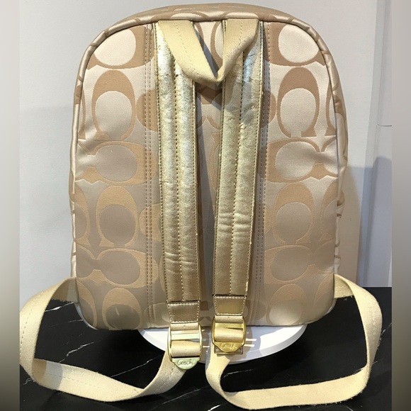 COACH Poppy Backpack π₯πβ€οΈ - Picture 9 of 17